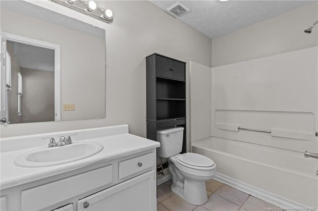 1820 Daphne Circle, Fayetteville, NC 28304