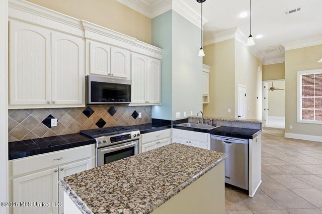 100 Grandeur Drive, Brandon, MS 39042