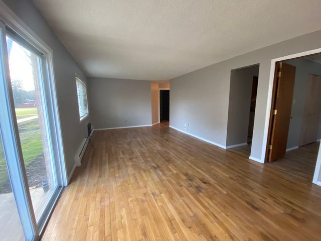 8994 Kennedy Drive 1B, Des Plaines, IL 60016