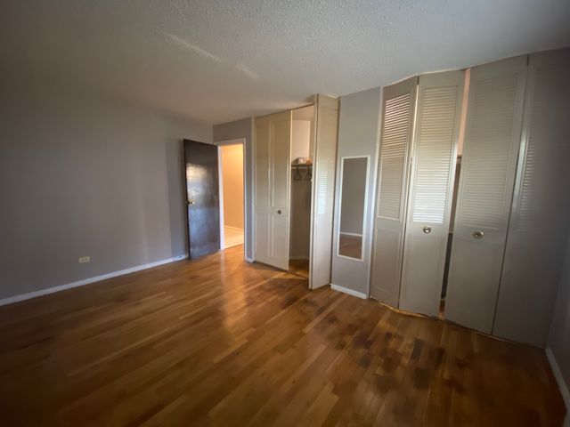 8994 Kennedy Drive 1B, Des Plaines, IL 60016