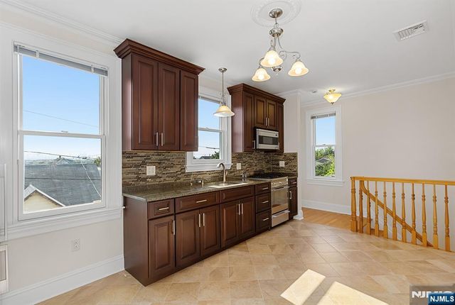327 Lilac Lane 2, Carlstadt, NJ 07072