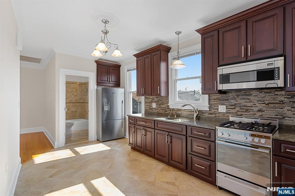 327 Lilac Lane 2, Carlstadt, NJ 07072