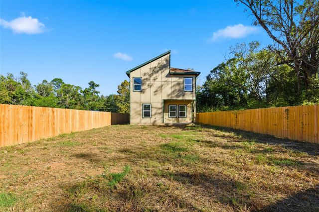 812 Linia Alfred, Cleveland, TX 77327