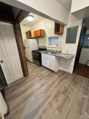 11108 Continental Avenue, Warren, MI 48089