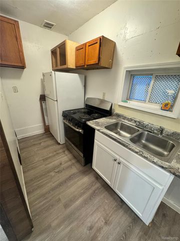 11108 Continental Avenue, Warren, MI 48089