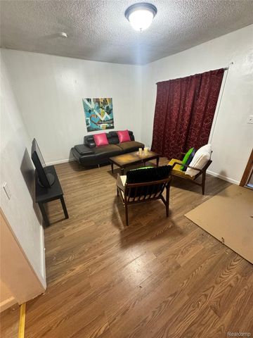 11108 Continental Avenue, Warren, MI 48089