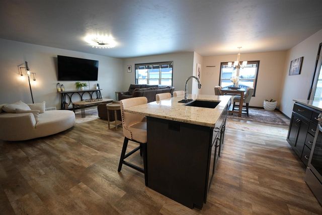 389 WILLIE MAYS CIRCLE, De Pere, WI 54115