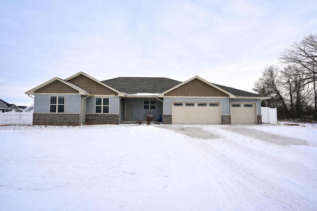 389 WILLIE MAYS CIRCLE, De Pere, WI 54115