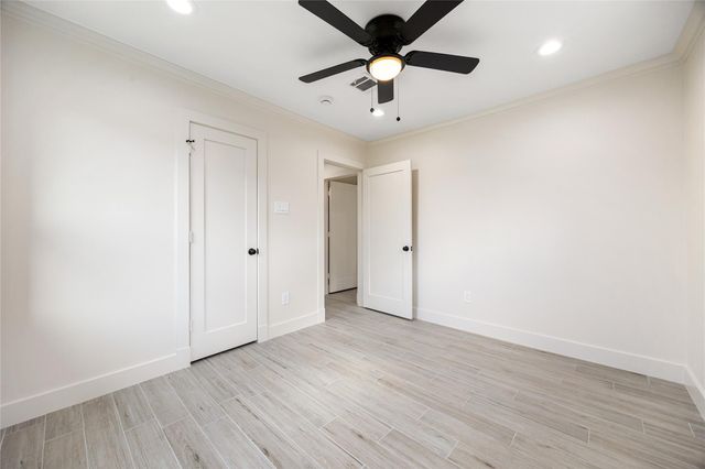 1041 Gardendale Drive, Houston, TX 77018