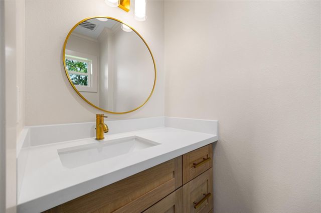 1041 Gardendale Drive, Houston, TX 77018