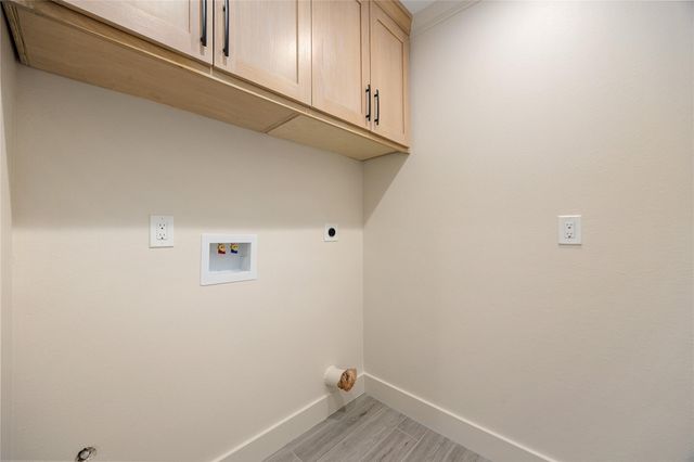 1041 Gardendale Drive, Houston, TX 77018