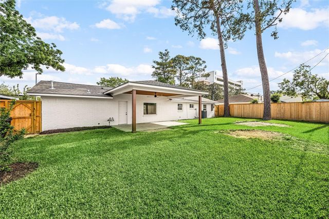 1041 Gardendale Drive, Houston, TX 77018