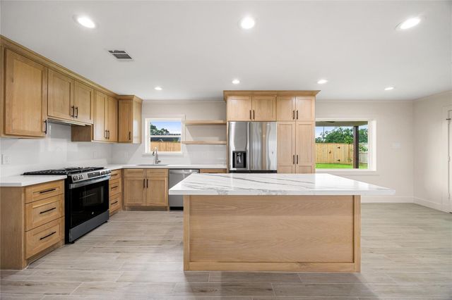 1041 Gardendale Drive, Houston, TX 77018