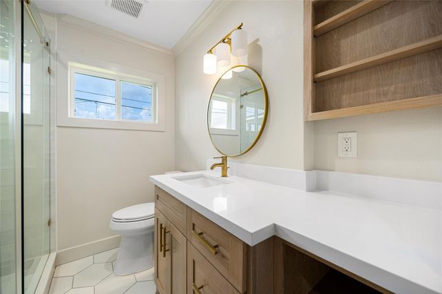 1041 Gardendale Drive, Houston, TX 77018