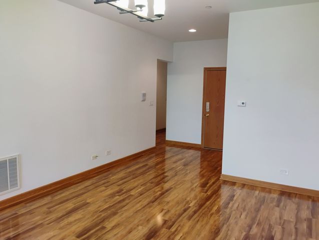 397 Alles Avenue 2, Des Plaines, IL 60016