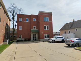397 Alles Avenue 2, Des Plaines, IL 60016