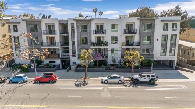 11616 Burbank Boulevard 305, North Hollywood, CA 91601