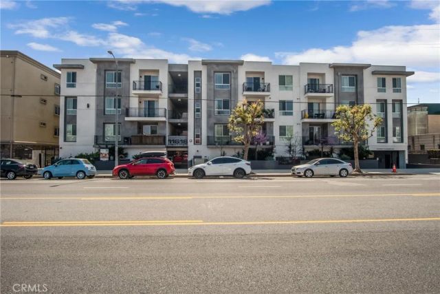 11616 Burbank Boulevard 305, North Hollywood, CA 91601