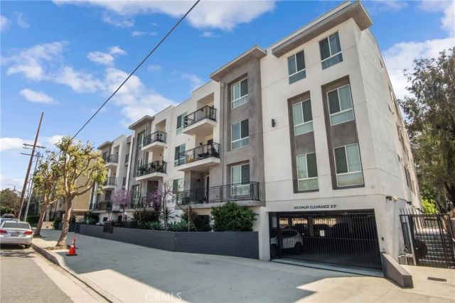 11616 Burbank Boulevard 305, North Hollywood, CA 91601