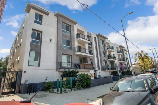 11616 Burbank Boulevard 305, North Hollywood, CA 91601