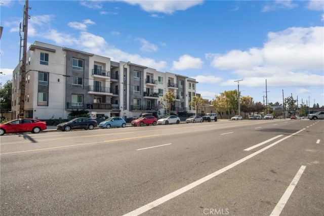 11616 Burbank Boulevard 305, North Hollywood, CA 91601