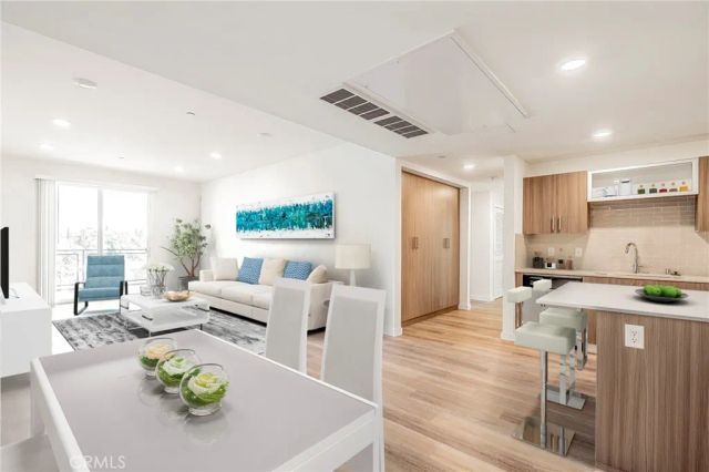 11616 Burbank Boulevard 305, North Hollywood, CA 91601