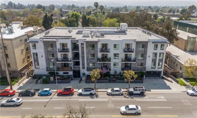 11616 Burbank Boulevard 305, North Hollywood, CA 91601
