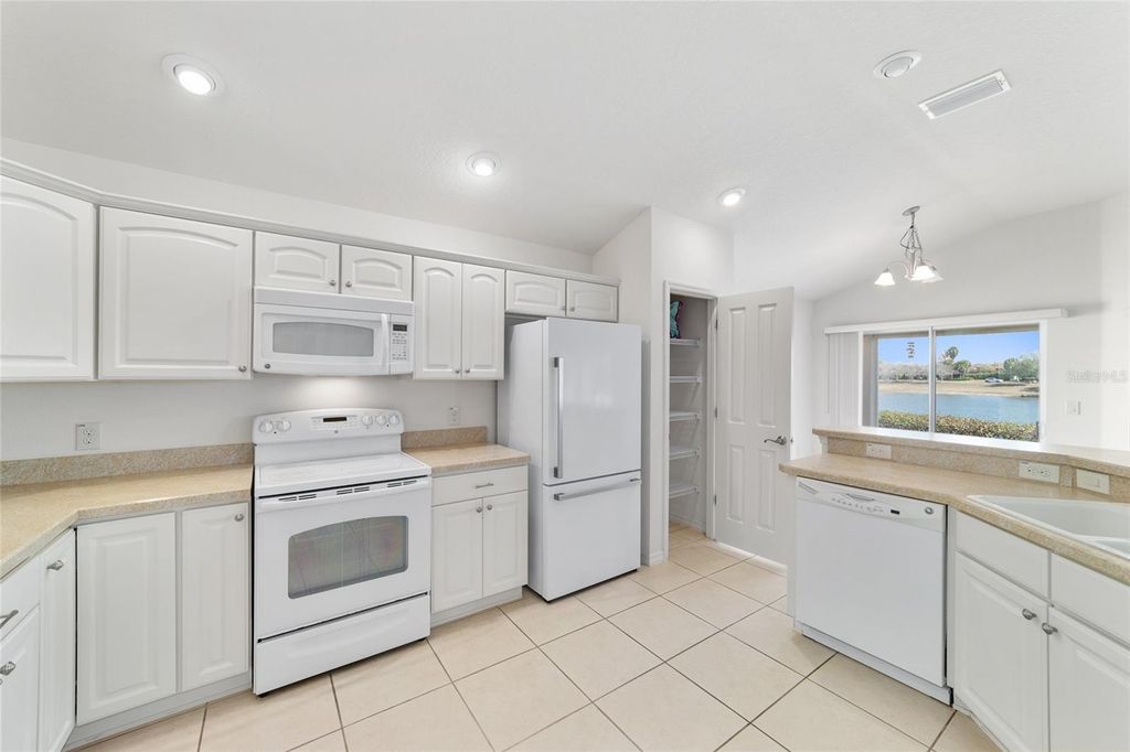 Image 14 of property listing at 2449 HEATH SPRINGS DRIVE, The Villages, FL 32162