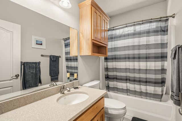 3000 Merlin Road, Grants Pass, OR 97526