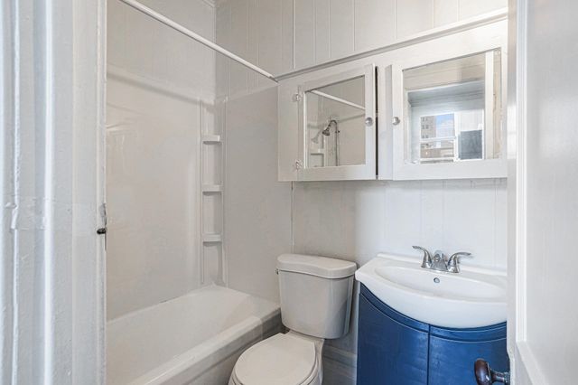 701 Center Ave Avenue, Bay City, MI 48708