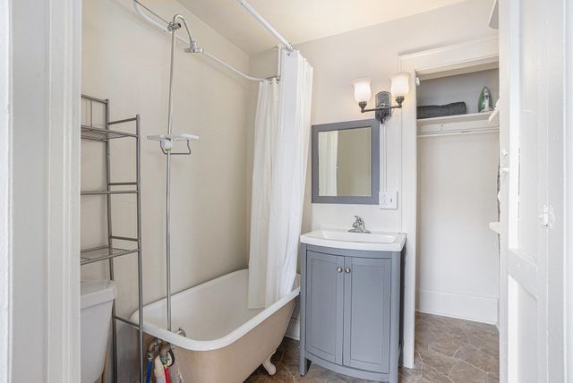 701 Center Ave Avenue, Bay City, MI 48708