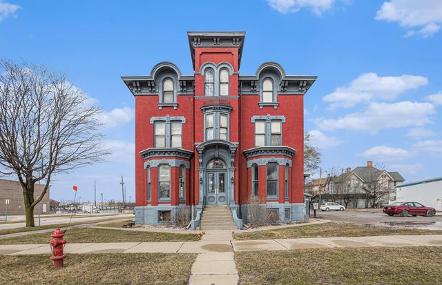 701 Center Ave Avenue, Bay City, MI 48708