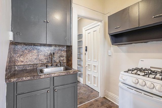 701 Center Ave Avenue, Bay City, MI 48708