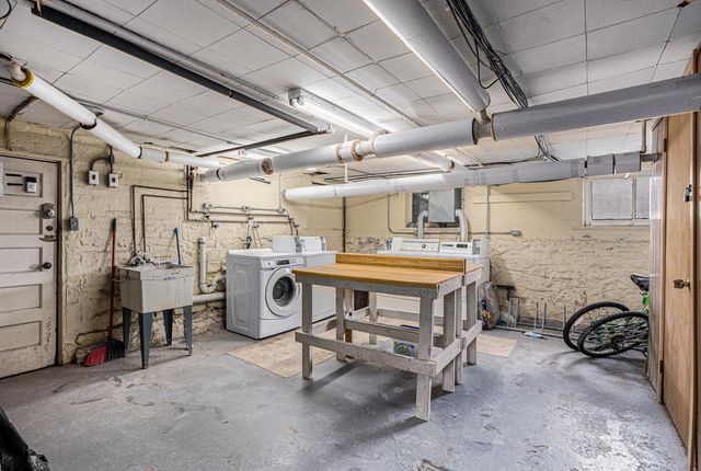 701 Center Ave Avenue, Bay City, MI 48708