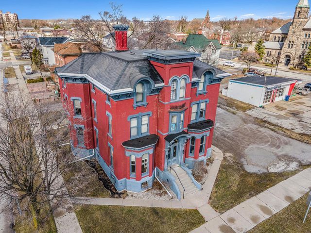 701 Center Ave Avenue, Bay City, MI 48708