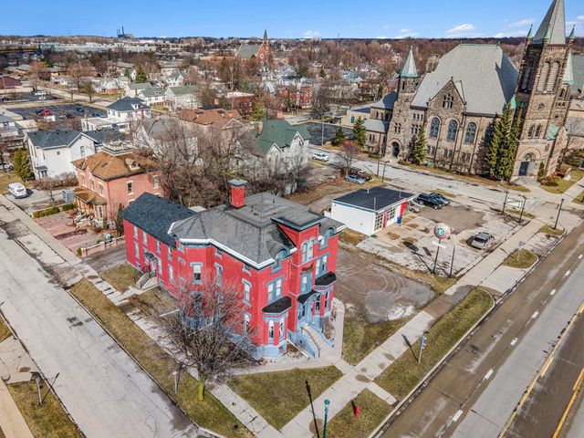 701 Center Ave Avenue, Bay City, MI 48708