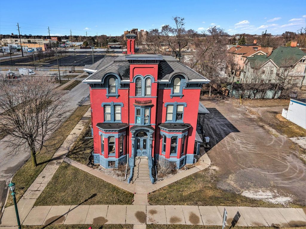 701 Center Ave Avenue, Bay City, MI 48708