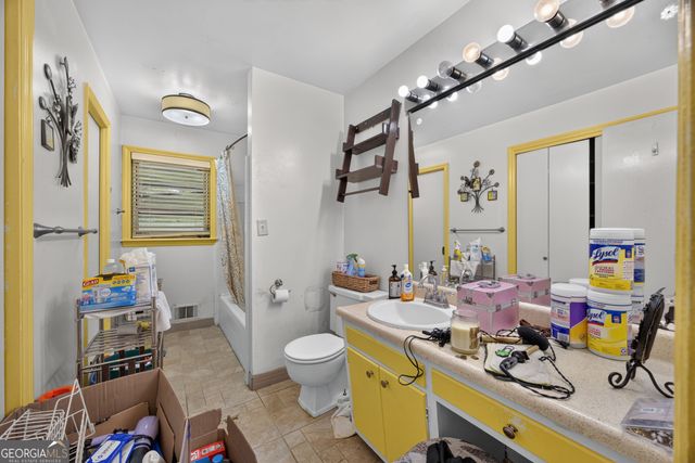 4690 Janice Drive, College Park, GA 30337