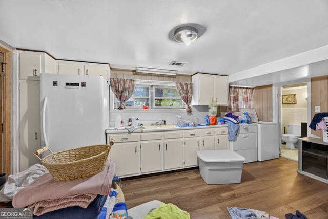 4690 Janice Drive, College Park, GA 30337