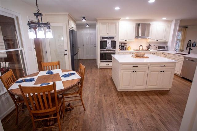 432 Westlake NW Drive, Marietta, GA 30064