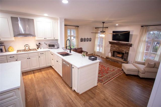 432 Westlake NW Drive, Marietta, GA 30064