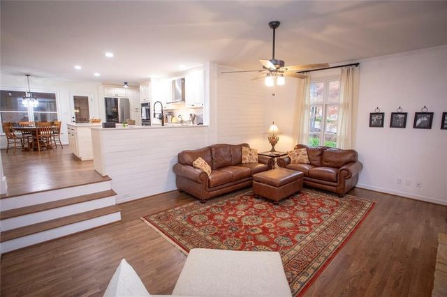 432 Westlake NW Drive, Marietta, GA 30064