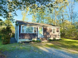 51 Lantern Ln, Tisbury, MA 02568