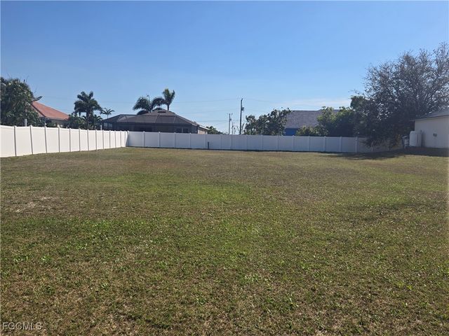 1810 SW 27th ST, Cape Coral, FL 33914