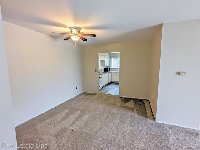 1942 AXTELL Drive 7, Troy, MI 48084