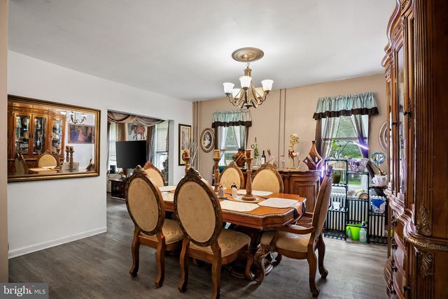 131 NORTH AVE, West Berlin, NJ 08091