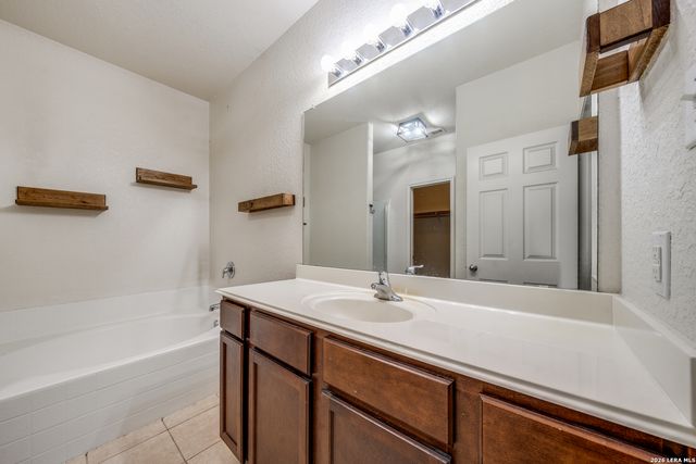 6523 Luckey Square, San Antonio, TX 78252