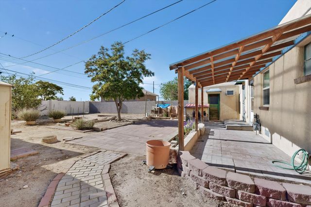 2817 Sierra Drive NE, Albuquerque, NM 87110