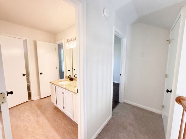 1819 Bourne Cir, Clarksville, TN 37043