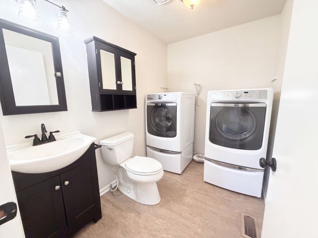 1819 Bourne Cir, Clarksville, TN 37043